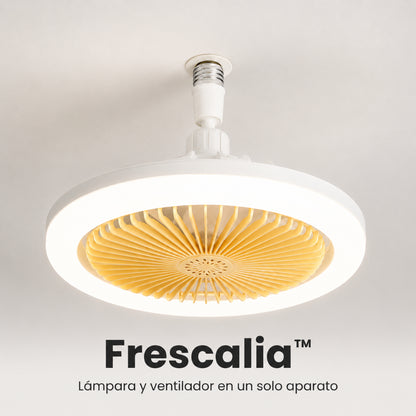 Frescalia™ lámpara ventilador 2 en 1 instalada en el bocal del techo con luz y ventilador encendidos